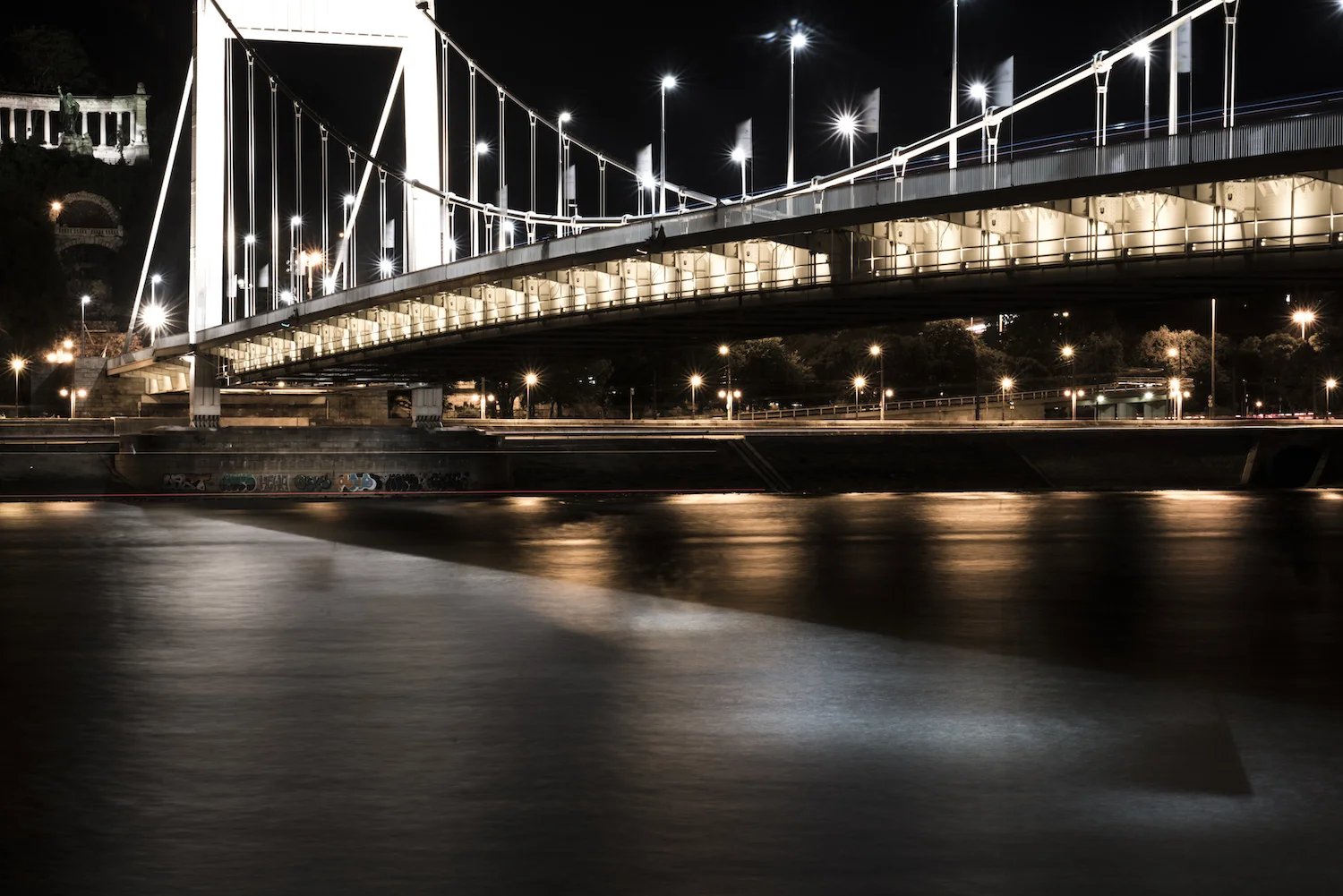 Buda Bridge.jpg
